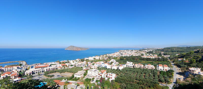 Panorama bild över Platanias på Kreta